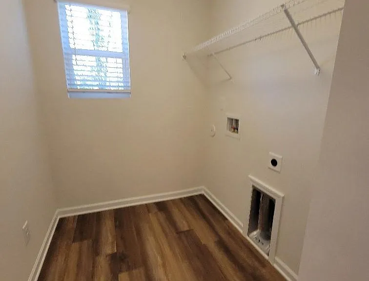 6941 Calton Ln — Photo 10