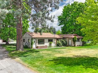 5816 N Colfax St, Dalton Gardens, ID 83815