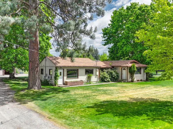 5816 N Colfax St, Dalton Gardens, ID 83815