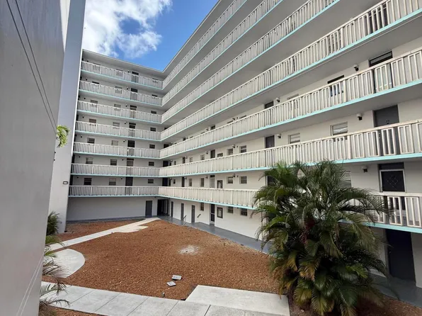 15600 NW 7th Ave APT 211, Miami, FL 33169
