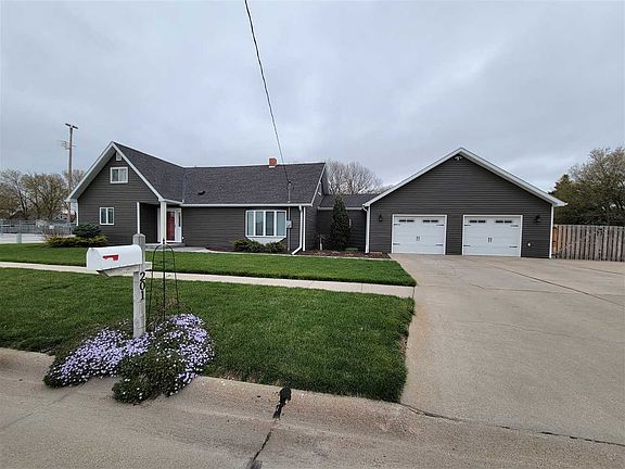 2nd image of 201 Lawn Ave