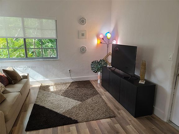 2nd image of 1561 Lenox Ave APT 14