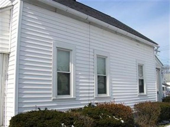 3rd image of 715 W 20th St