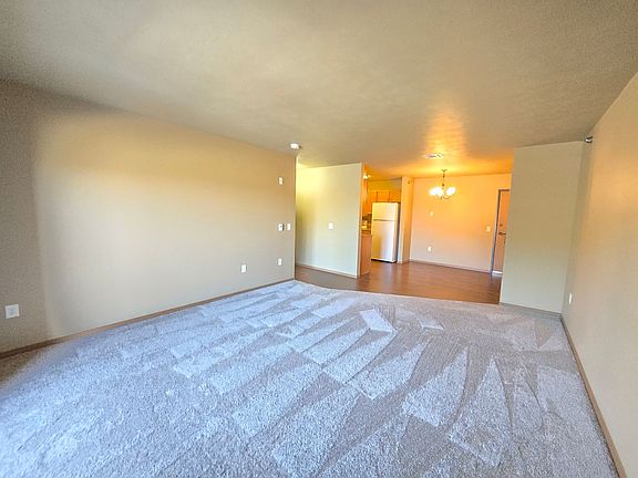 5th image of 4510 E 53rd St #202