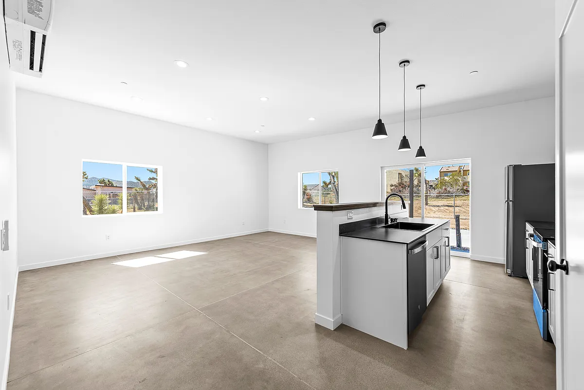 Building Photo - 7020 Scarvan Rd #1