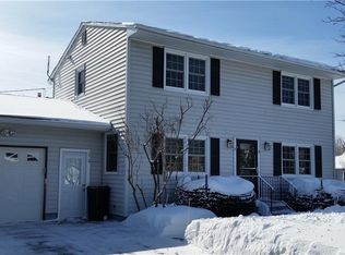 3 Shamrock Dr, Rochester, NY 14623