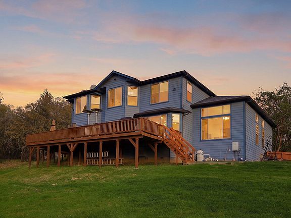 2nd image of 547 Jackpine Dr