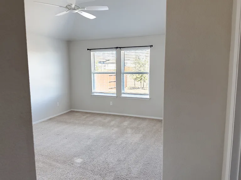 139 Lyndon Dr — Photo 22