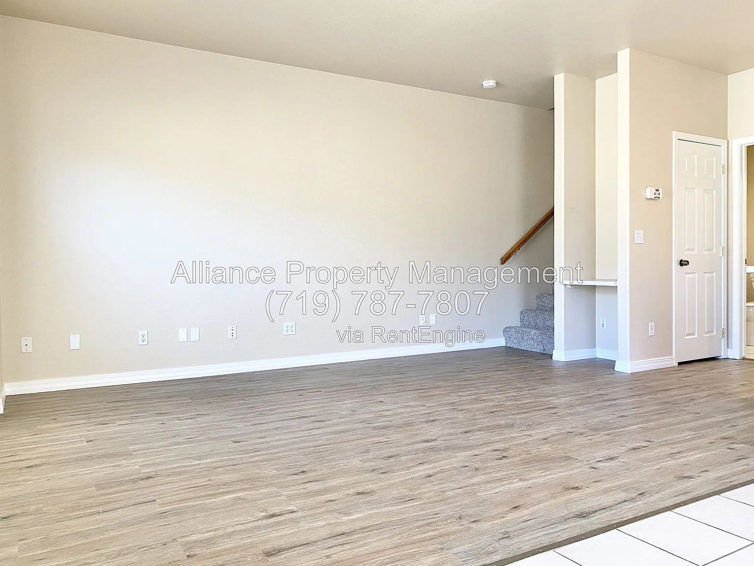 3 bed, 2.5 bath, 1403 sqft, $1,795 — Photo 3