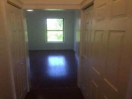 5th image of 811 Willoughby Ave APT 3