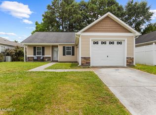 2048 W Windgate Ct, Jacksonville, NC 28546