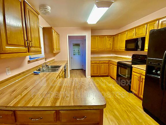 2nd image of 1414 Anchor Dr