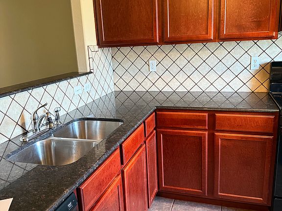 4th image of 4311 N 33rd Ct