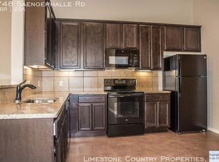 748 Saengerhalle Rd, New Braunfels, TX 78130