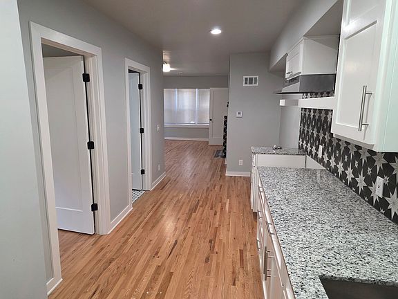 4th image of 2707 E Archer St Unit 1