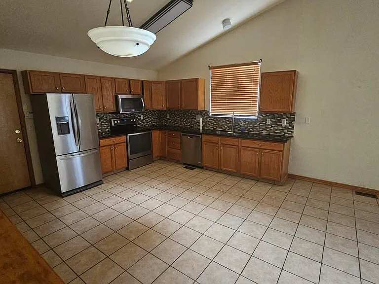 654 W 116th Ave — Photo 3