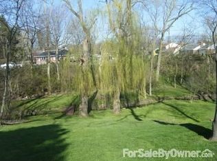 12 River Run Dr, Fremont, OH 43420