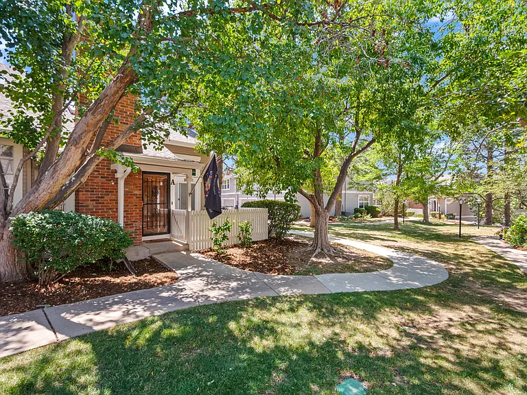 2877 W Long Cir — Photo 33