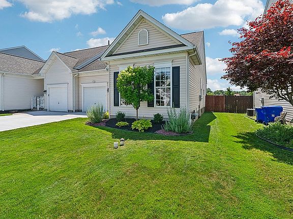 3rd image of 71 Carla Ln