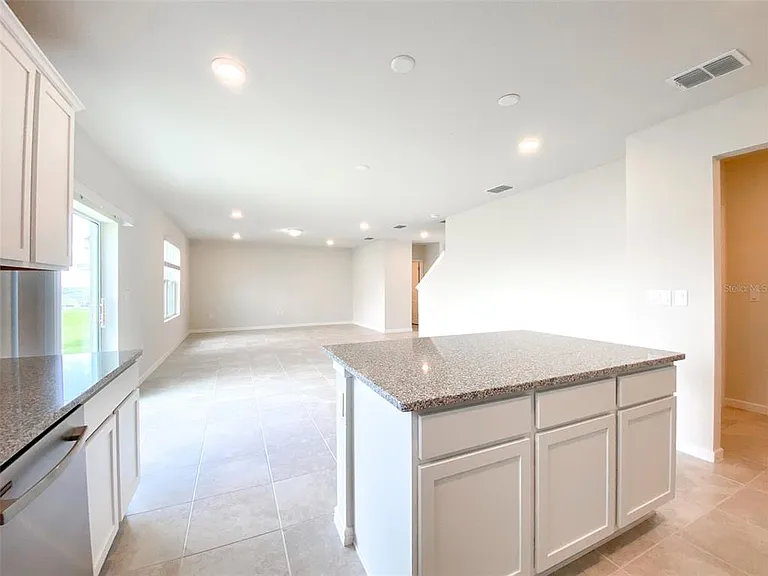 1579 Aspen Ave — Photo 11