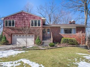 39 Old Stagecoach Rd, Byram Township, NJ 07821