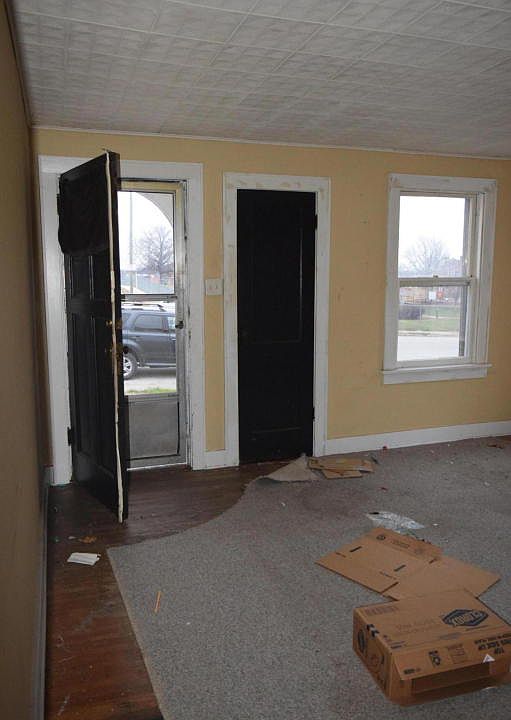 2nd image of 725 Vine St