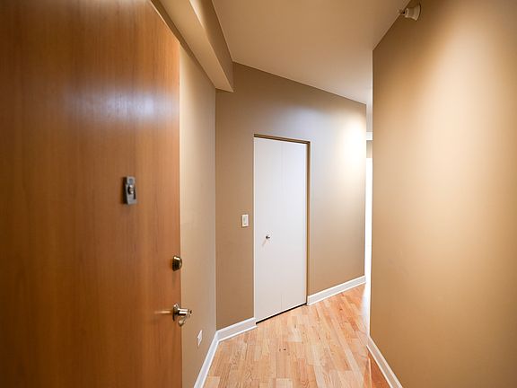4th image of 451 W Huron St Unit 1112