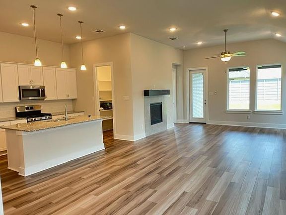 2nd image of 7108 Dragonfly Ln
