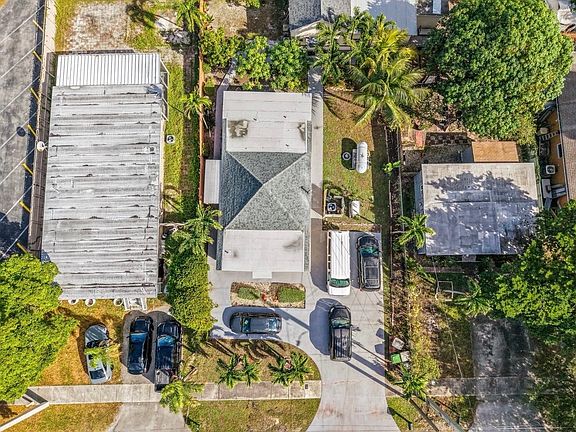 4th image of 117 SW 1st Avenue