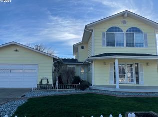 2081 Palos Verdes Dr, Roseburg, OR