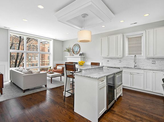 5th image of 2521 N Ashland Ave APT 2N