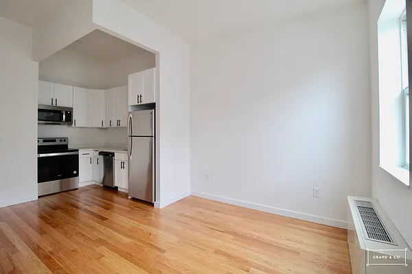 Rented by Grand & Co. | media 13