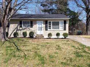 1449 Broadlawns Ln, Saint Louis, MO