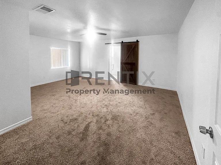 1560 Church St #B — Photo 5
