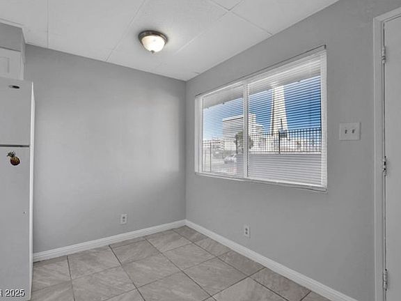 4th image of 239 W Cleveland Ave APT 6