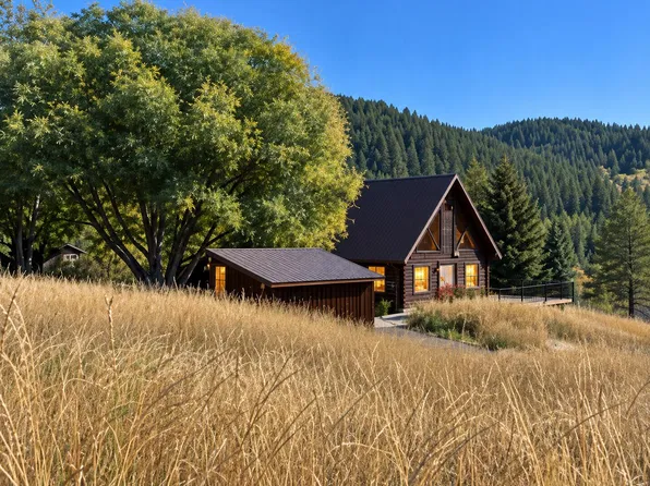 1258 Pingston Creek Rd, Kettle Falls, WA 99141