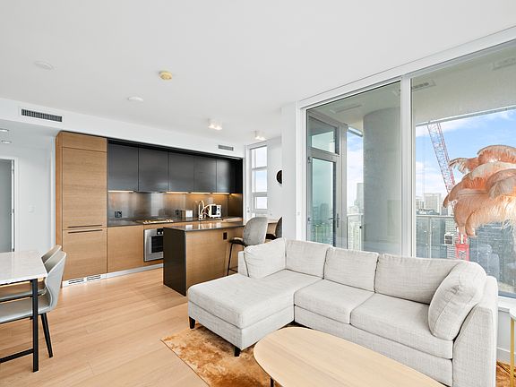 5th image of 1289 Hornby St #4505