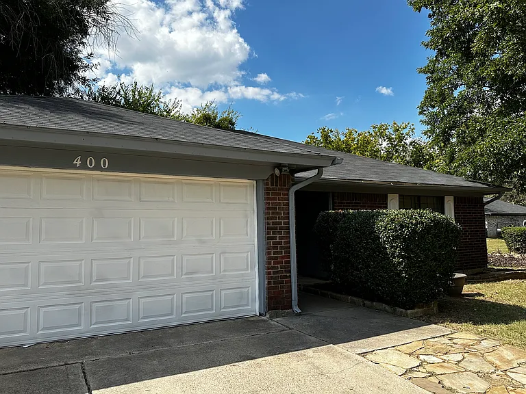 400 Allison Ln — Photo 1