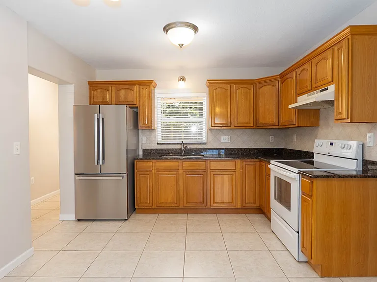 2714 Grand Cayman St — Photo 21