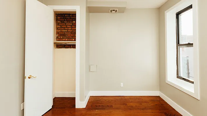 Rented by Nooklyn NYC LLC | media 18