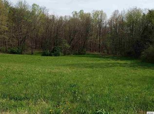 702 Carolina Dr, Dandridge, TN 37725