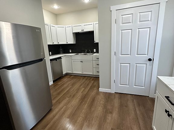 5th image of 223 E Church St #B