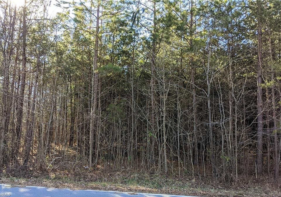 2nd image of 5221 Skylark Dr