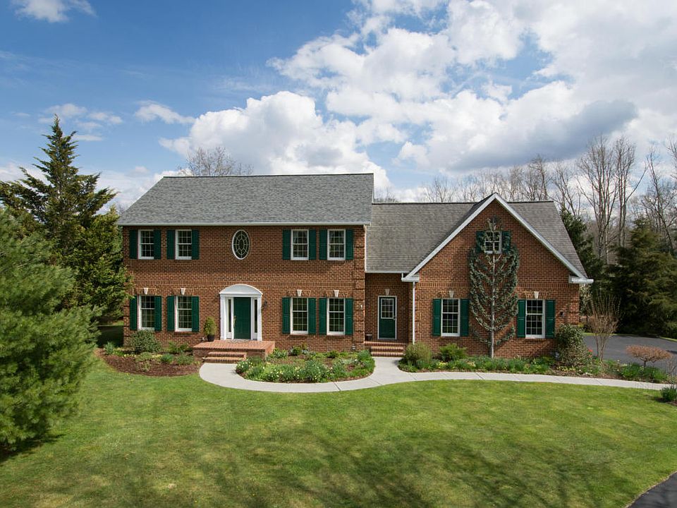 1st image of 352 Lamplighter Dr