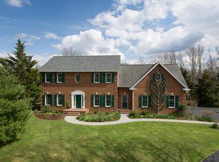 352 Lamplighter Dr, Lewisburg, WV 24901