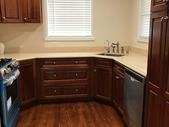 5th image of 3565 Ingraham St
