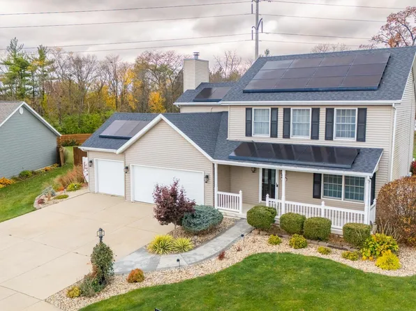 1953 Fieldstone, Washington, IL 61571