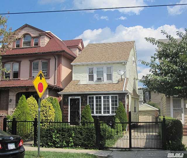 1st image of 8507 112th St