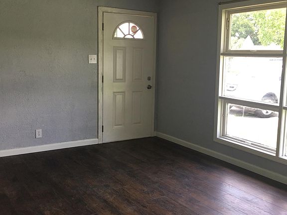 5th image of 422 E Palfrey St