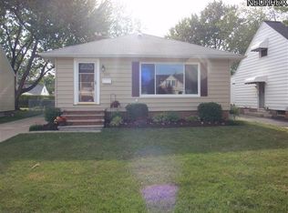 392 Beechwood Dr, Willowick, OH 44095